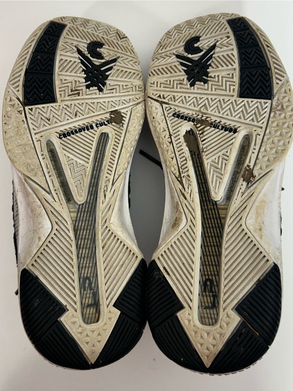 Youth Black Knit Lace-Up Sneakers with White Sole Gold Detailing Unisex Size 5 - Picture 9 of 10